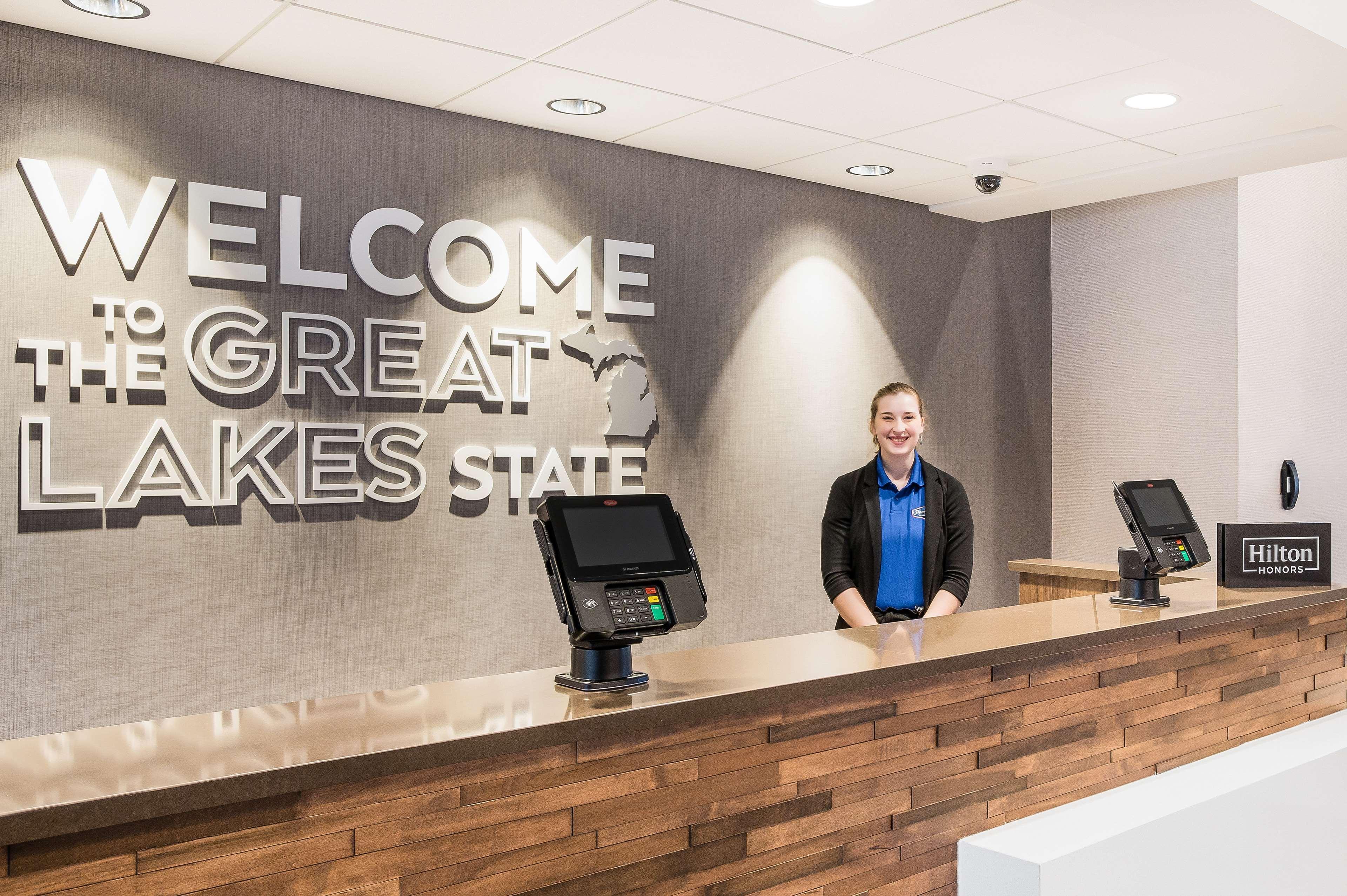 Hampton Inn & Suites Хоутон Экстерьер фото