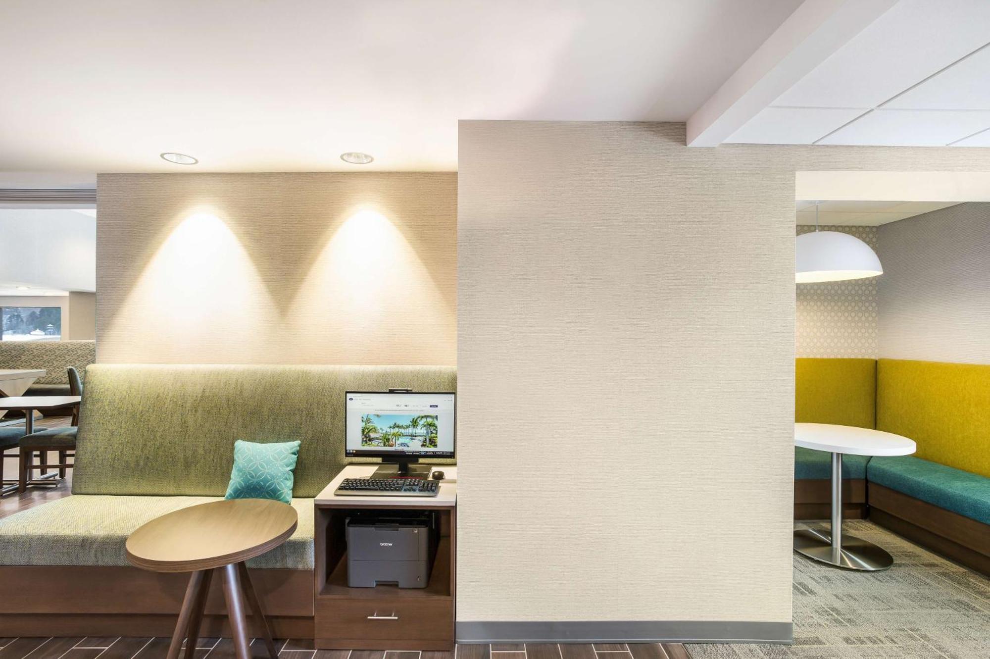 Hampton Inn & Suites Хоутон Экстерьер фото